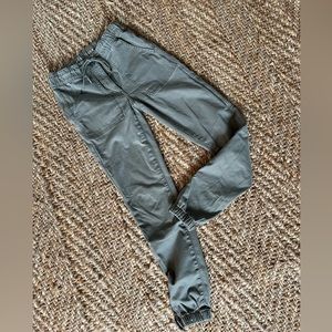 AMERICAN EAGLE Mid Waist Jogger Pant